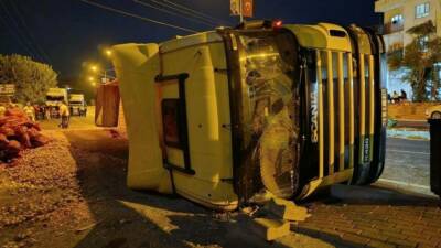 Batman'ın Kozluk ilçesinde tırın arızalanması sonucu meydana gelen kaza, Bekirhan
