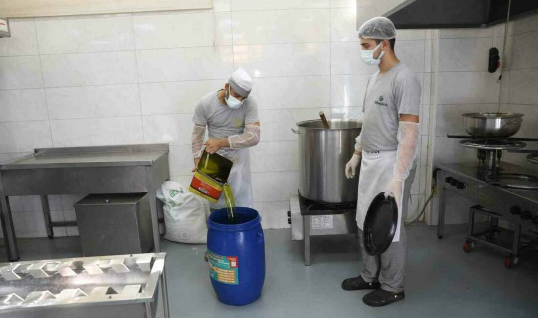 Diyarbakır Büyükşehir Belediyesi, bitkisel atık yağların kaynağında ayrıştırılması için Diyarbakır