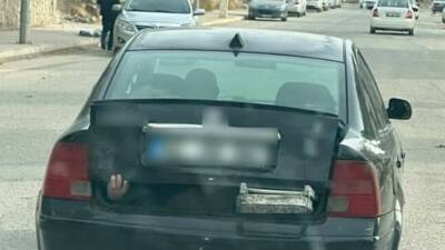 Adıyaman’da bir otomobilin bagajından çıkan el görenleri şaşkına çevirdi.