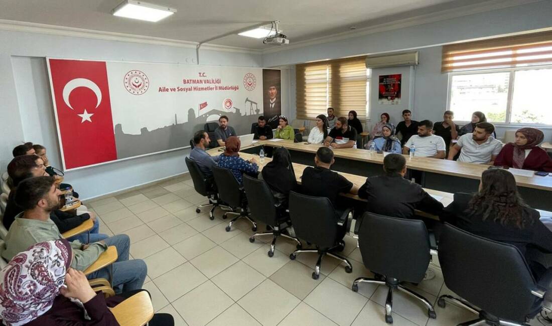 Batman Sosyal Hizmet Merkezi Müdürlüğü, "Aile Yılı" kapsamında gençlere evlilik