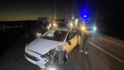 Batman-Bismil yolunda meydana gelen trafik kazasında iki aracın kafa kafaya