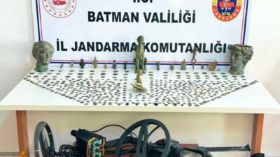 Batman İl Jandarma Komutanlığı ekipleri tarafından düzenlenen operasyonda, farklı dönemlere