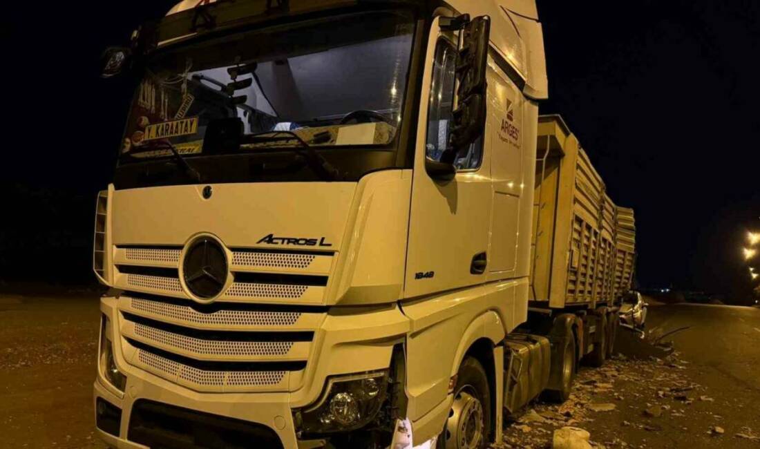 Batman'da tır ile otomobilin çarpıştığı kaza sonucu 2 kişinin yaralandığı