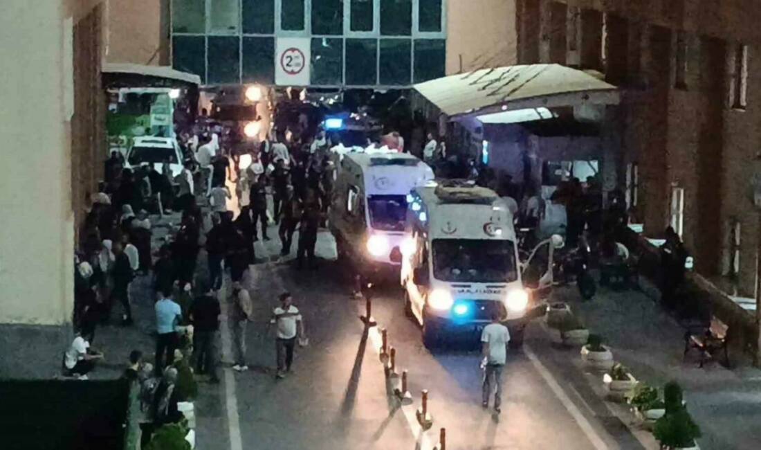 Batman Çevre Yolu'nda meydana gelen trafik kazasının ardından çıkan bıçaklı