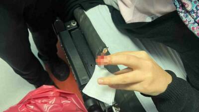 Batman'da yaşayan bir ev hanımı, yemek hazırlarken parmağını çalışan blendere