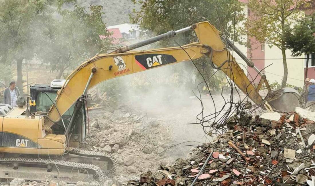 Beytüşşebap’a 600 milyonluk yatırım Şırnak’ta muhtemel depremlerde riskli binalar yıkılırken yerine modern binalar yapılıyor.