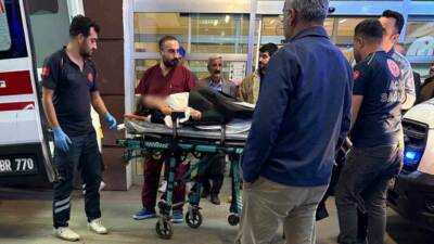 Adıyaman’da, bir kız çocuğu kendini bıçaklayarak ağır yaraladı.