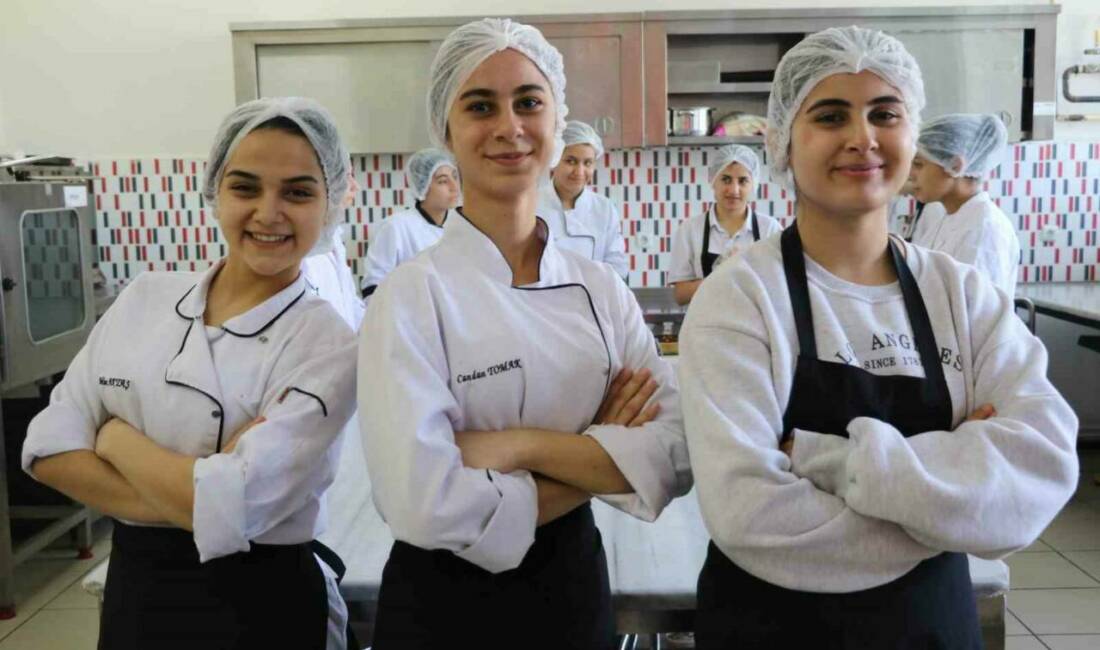 Dicle Kız Mesleki ve Teknik Anadolu Lisesi, Diyarbakır’da bulunan öğrencilere