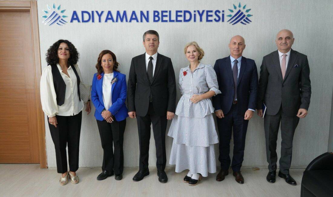 Büyükelçi Malena Mard’dan Başkan Abdurrahman Tutdere ile bir araya geldi İsveç Büyükelçisi Malena Mard, Adıyaman Belediye Başkanı Abdurrahman Tutdere'yi ziyaret
