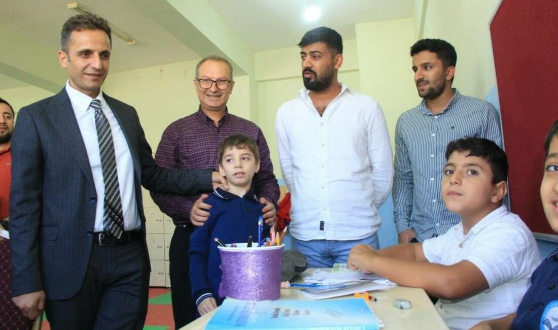 Cizre’de özel gereksinimli çocukların eğitimleri yakından takip ediliyor Şırnak’ın Cizre İlçe Milli Eğitim Şube Müdürü Mevlüt Gayirinal, Nuh