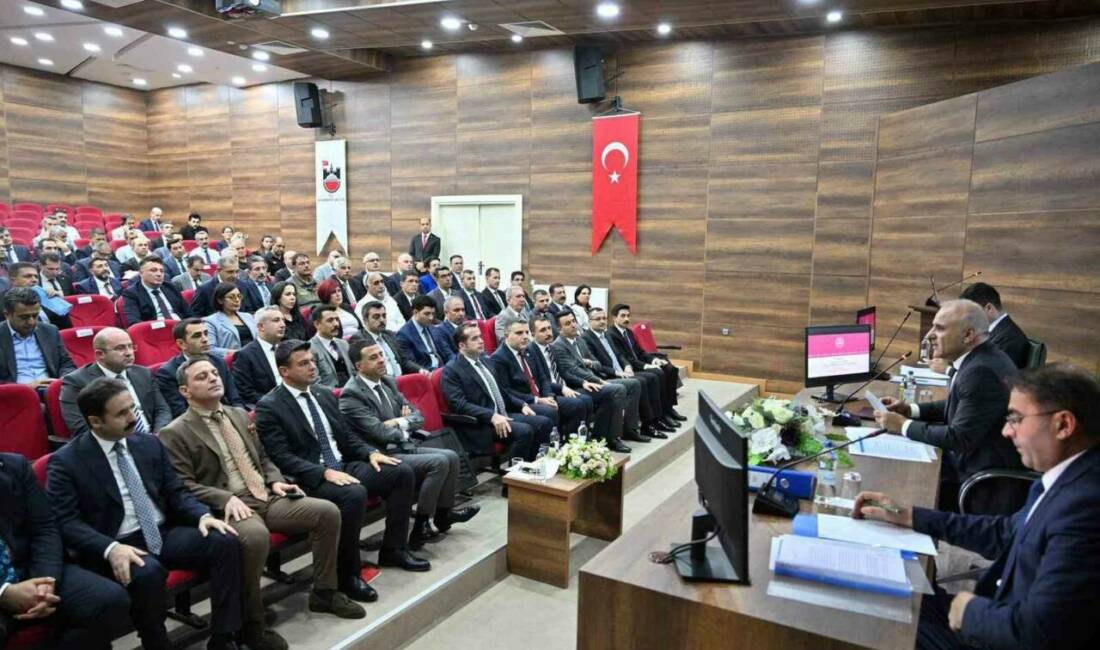 Diyarbakır Valisi Murat Zorluoğlu, il genelinde devam eden 625 projenin