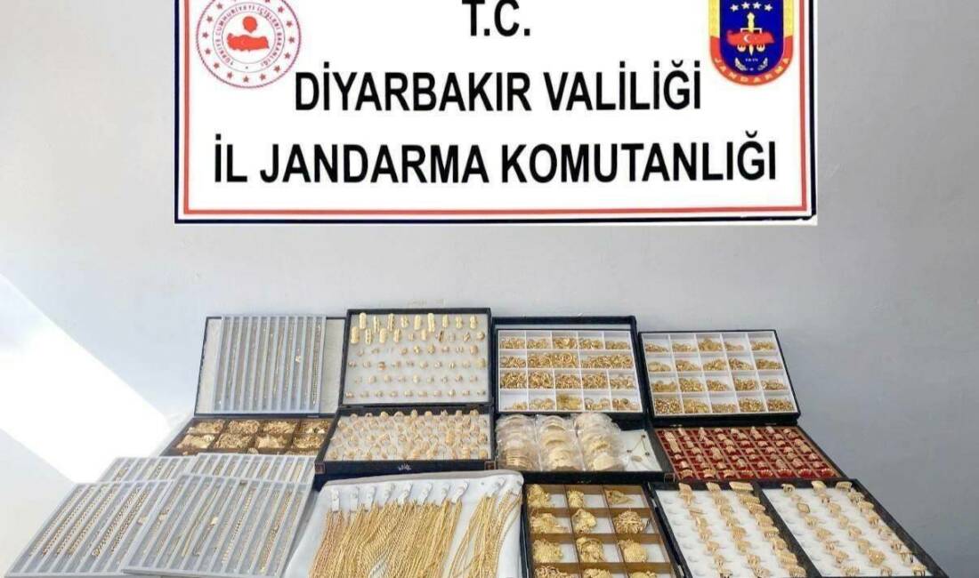 Diyarbakır’da 40 milyon liralık kaçak altın ele geçirildi Diyarbakır’ın Çınar ilçesinde kaçak yollarla getirilen 40 milyon lira değerinde