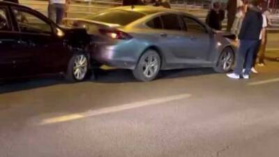 Diyarbakır'da dün akşam Şanlıurfa yolu üzerinde meydana gelen zincirleme trafik