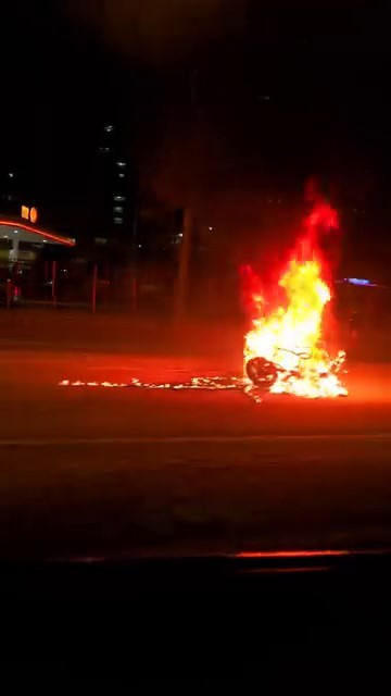 Diyarbakır'da Elazığ Caddesi'nde meydana gelen kaza, bir aracın arkadan çarptığı