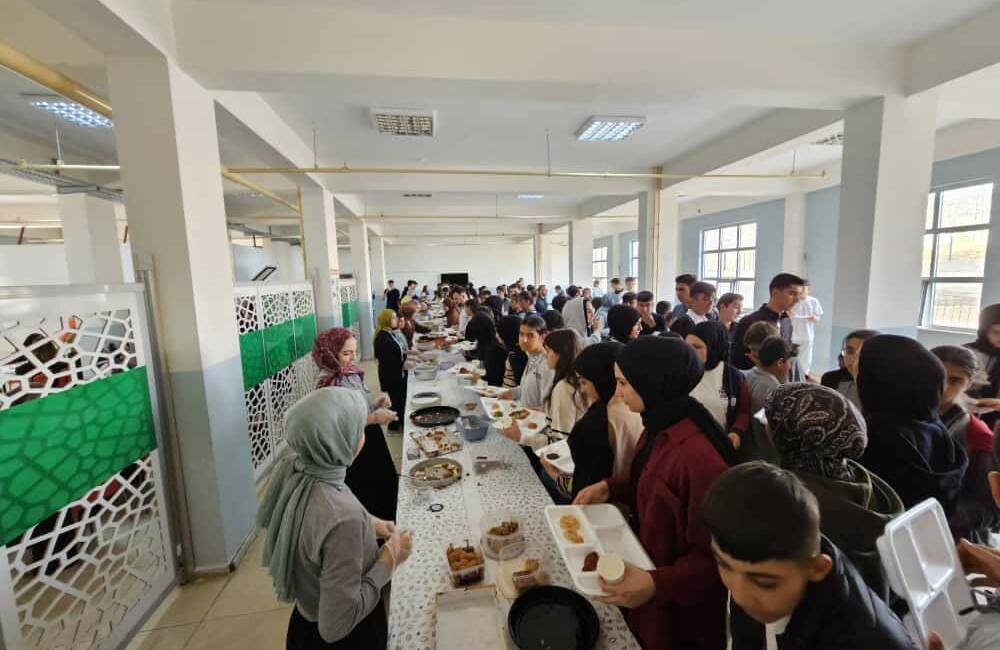 Diyarbakır’da Gazze halkına yardım etkinliği Şehit Bilal Dicle Anadolu İmam Hatip Lisesi Fen ve Sosyal