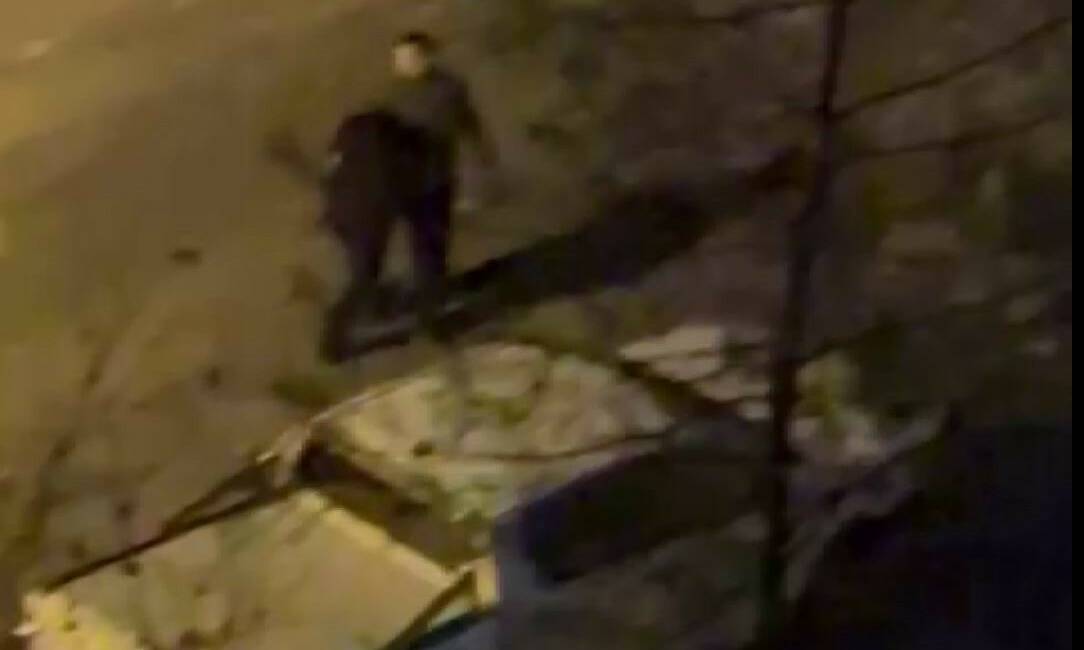 Diyarbakır'ın Kayapınar ilçesinde bir vatandaş, mahallesinde uyuşturucu satışı yaptığını iddia