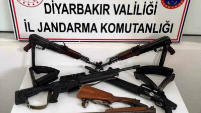 Diyarbakır'ın Ergani ve Bismil ilçelerinde yapılan operasyonlarda çok sayıda silah