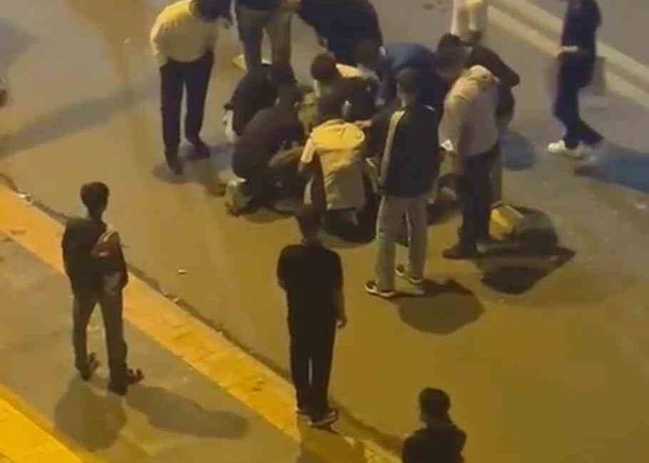 Diyarbakır'da Kültür Yolu Festivali sırasında Nevruz Parkı'nda iki grup arasında