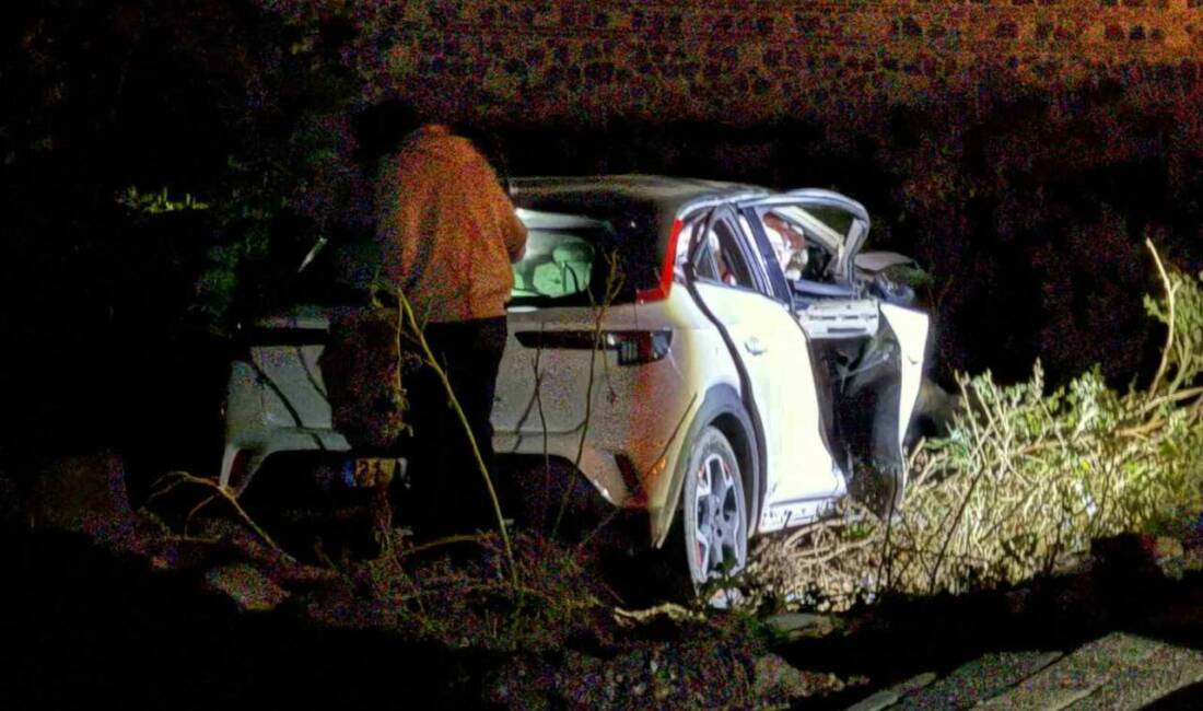 Diyarbakır'ın Sur ilçesinde polisin dur ihtarına uymayan araç, karşı yönden