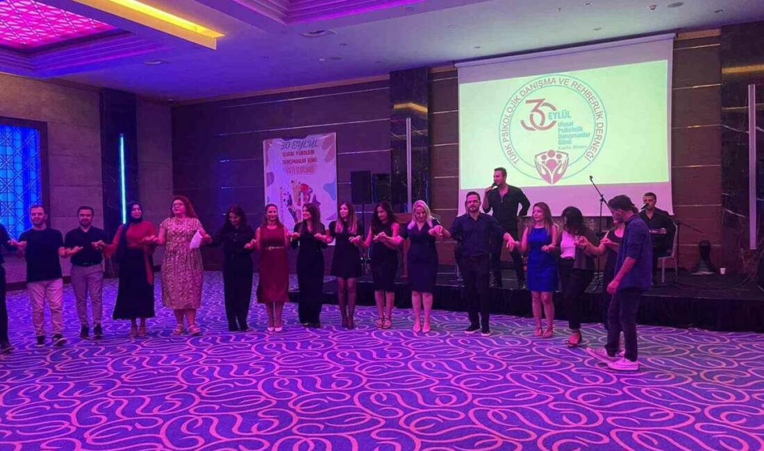 Diyarbakır'da Psikolojik Danışmanlar Günü etkinliği düzenlendi. Psikolojik danışmanlar, tarihçeyi anlatan