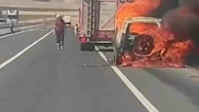 Çınar ilçesinde seyir halindeyken alev alan bir cip, kısa sürede