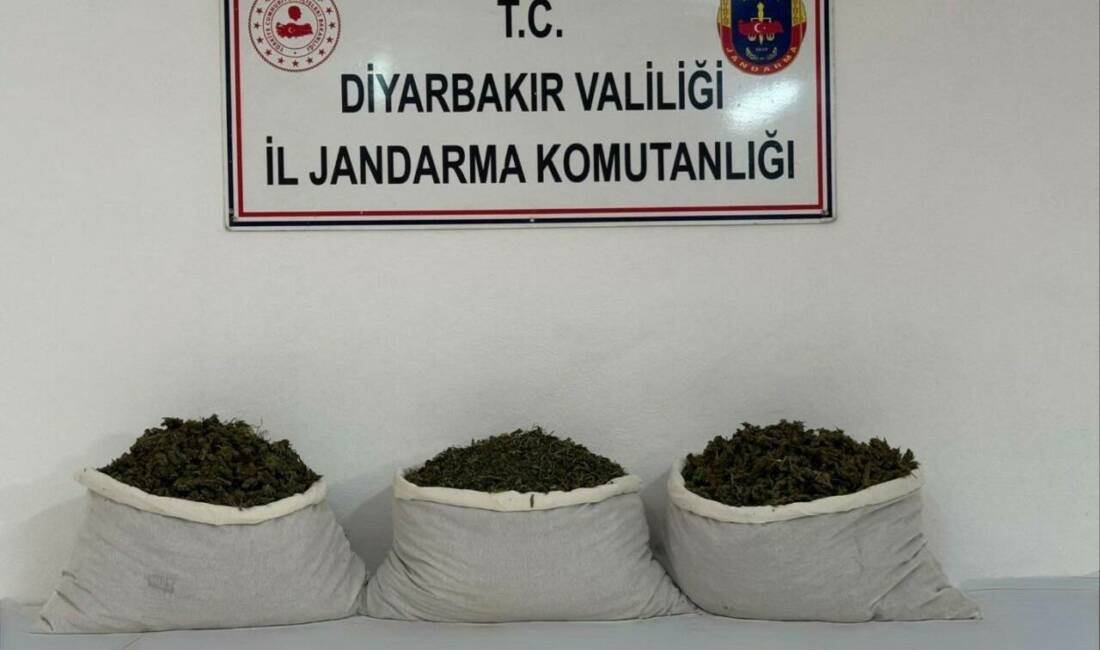 Diyarbakır’da uyuşturucu operasyonları Diyarbakır’da düzenlenen uyuşturucu operasyonlarında 19 şüpheli hakkında yasal işlem yapıldı.