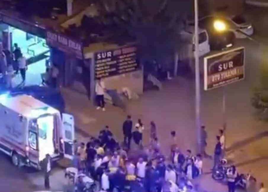 Silvan ilçesinde bir kadına motosiklet çarptı, kazada 1'i ağır olmak