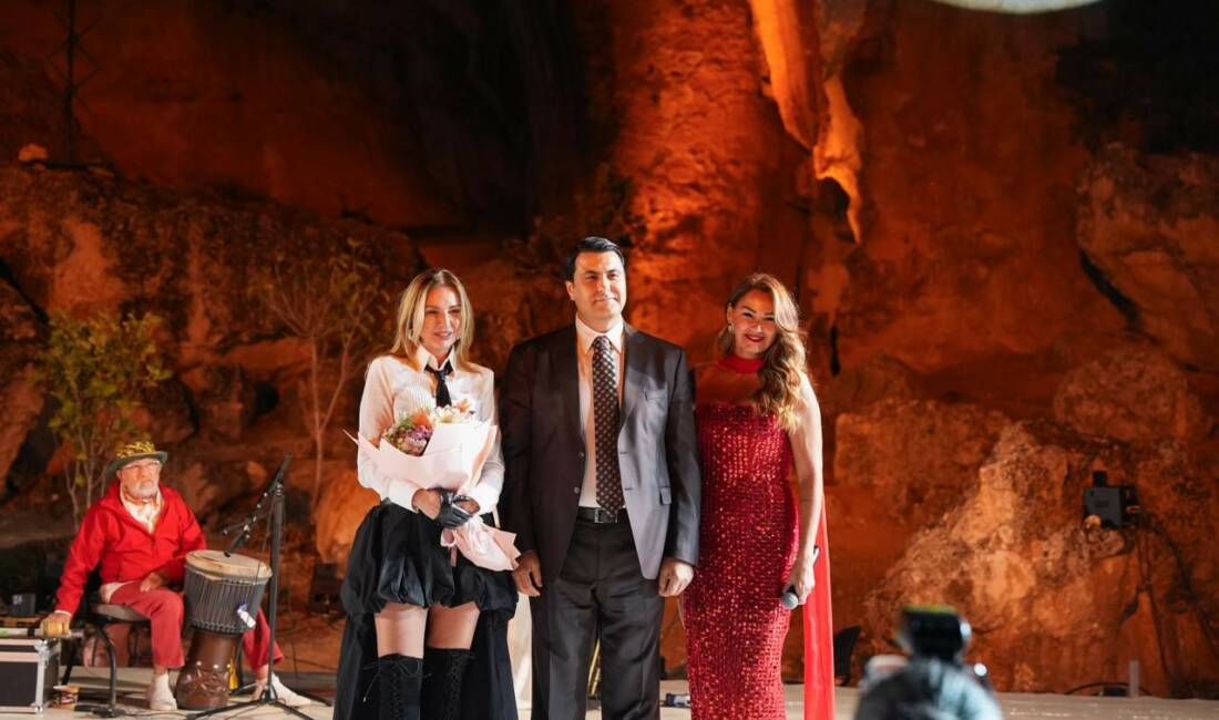 Dülük’te tarih, sanat ve moda ile buluştu Şehitkamil Belediyesi tarafından, tarihin binlerce yıllık izlerini taşıyan Dülük Antik