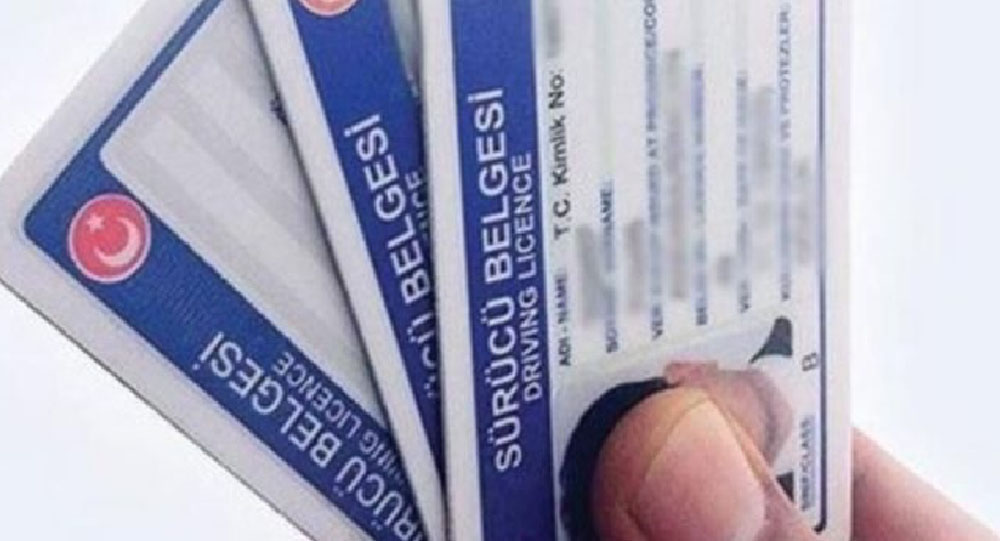 İçişleri Bakanlığı, eski tip sürücü belgelerini henüz yenilemeyen vatandaşları uyardı.