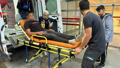 Adıyaman'da, elektrikli bisiklet ile motosikletin çarpışması sonucu bir kişi yaralandı.