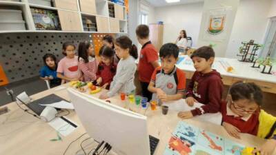 Şanlıurfa Büyükşehir Belediyesi Esentepe Gençlik Merkezi'nde Robotik Kodlama kursu düzenleyerek