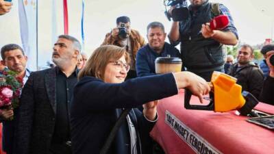 Gaziantep Büyükşehir Belediyesi tarafından çiftçilere yüzde yüz hibe ile verilen