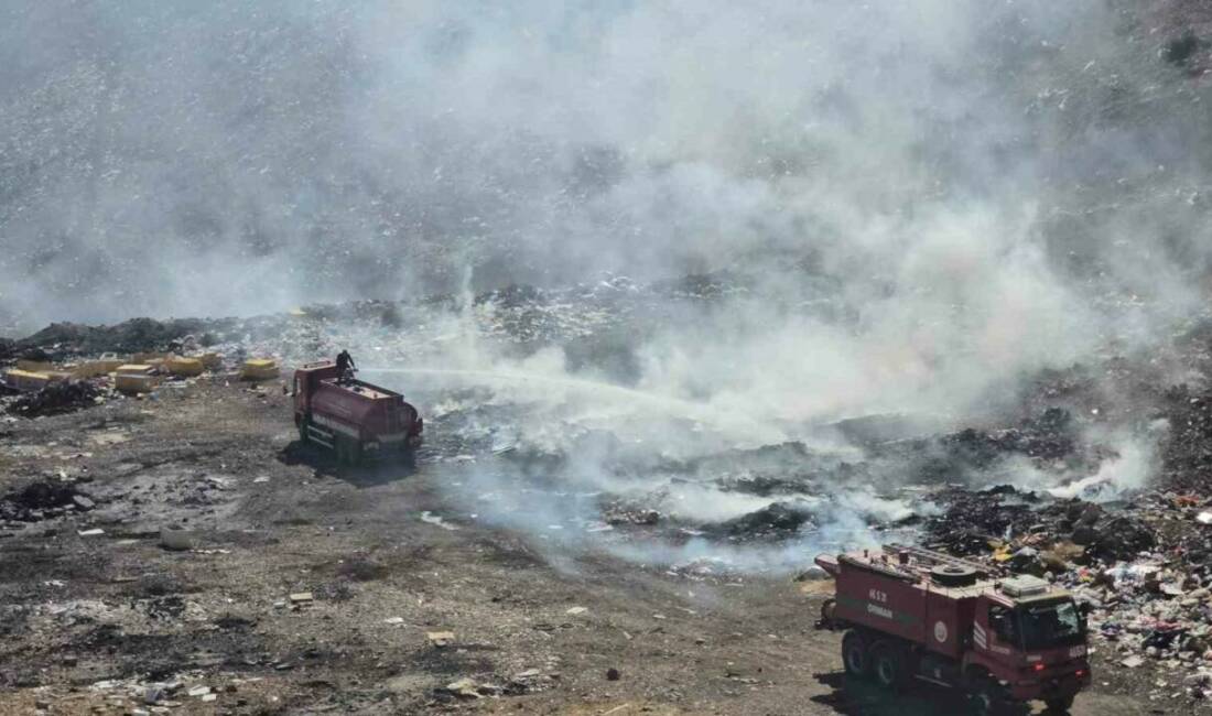 Gaziantep'in İslahiye ilçesinde eski şehir çöplüğünde çıkan yangın, itfaiye ekipleri