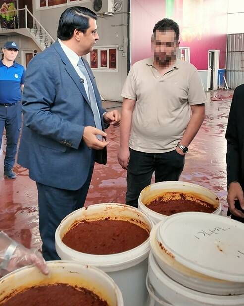 Gaziantep'te bir gıda fabrikasında yapılan denetimlerde tarihi geçmiş ve bozulmuş
