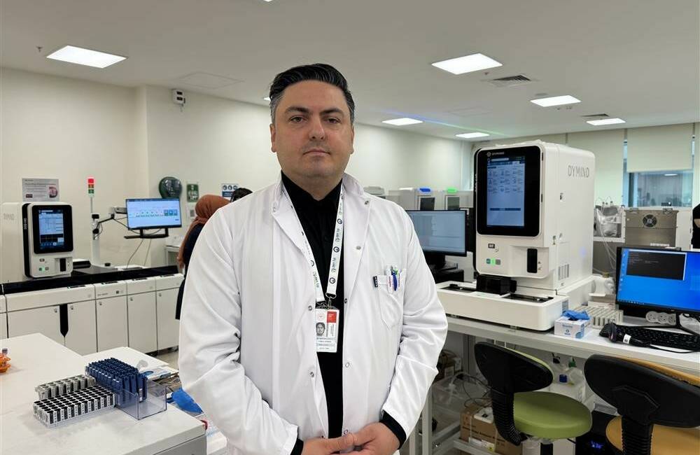 Gaziantep Şehir Hastanesi'nde yapay zeka destekli hematoloji analiz cihazları kullanılarak