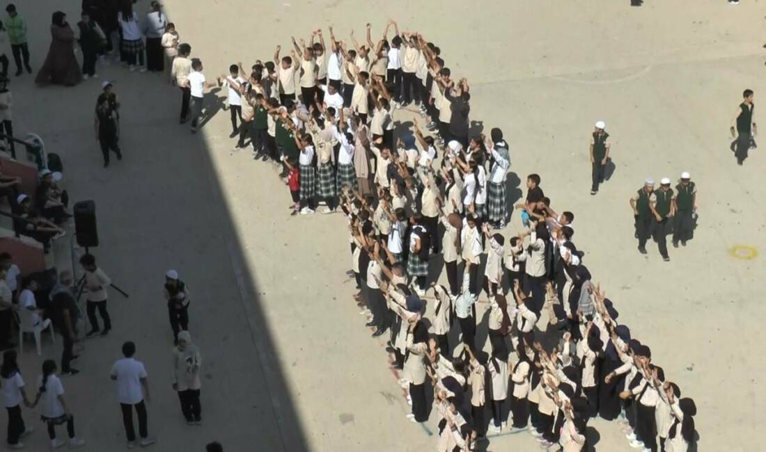 Gaziantep'teki Emine Konukoğlu İmam Hatip Ortaokulu öğrencileri, İsrail'in Gazze'ye yönelik