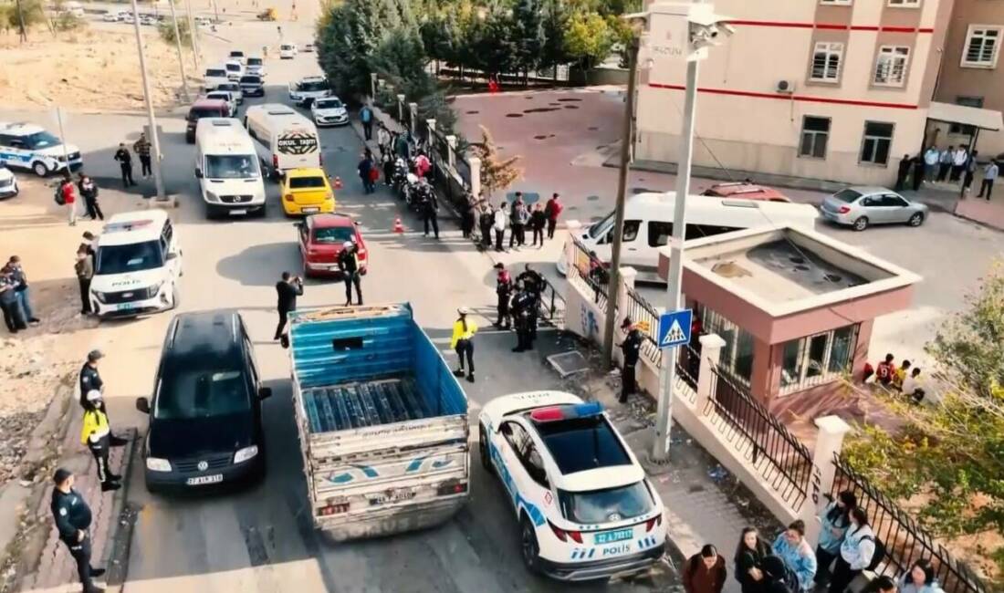 Gaziantep’te polis ekipleri, okul çevrelerinde dron destekli huzur ve güven