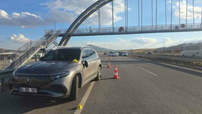 İslahiye ilçesinde yolun karşısına geçmeye çalışırken otomobilin çarptığı 8 yaşındaki