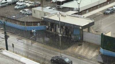 Gaziantep'te ani başlayan sağanak ve dolu yağışı, kenti olumsuz etkiledi.