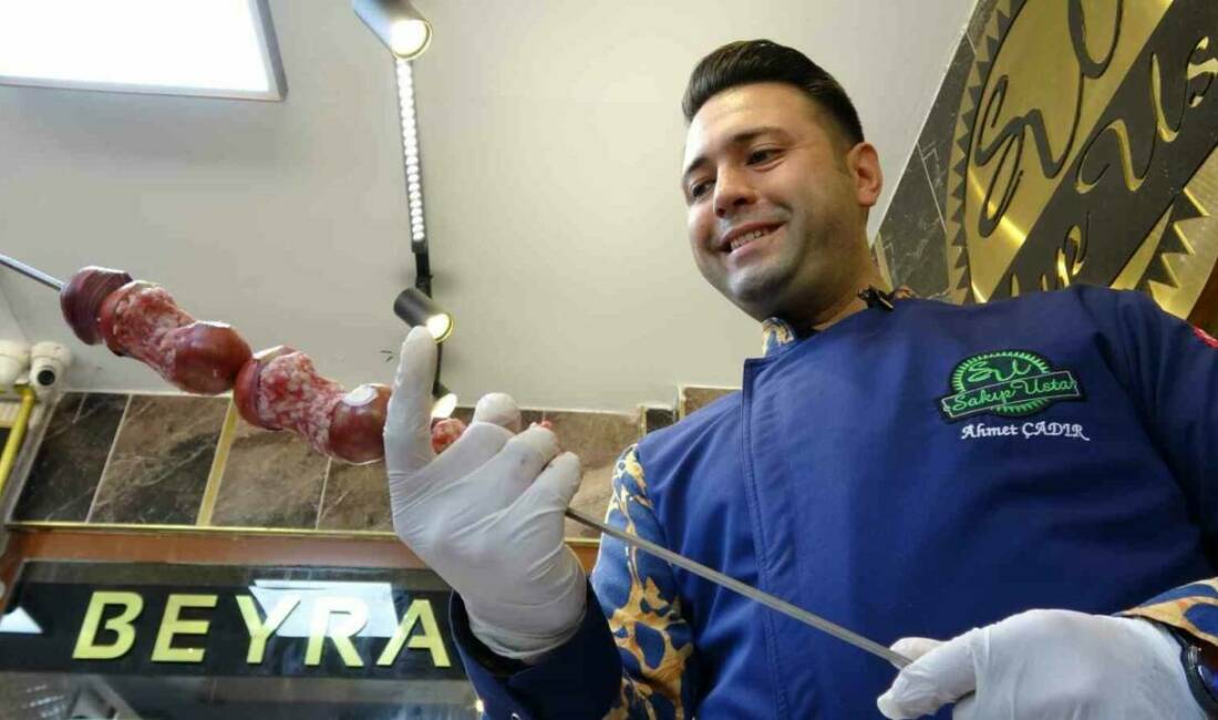 Gaziantep mutfağının vazgeçilmez lezzetlerinden biri olan soğan kebabı, özellikle sonbahar