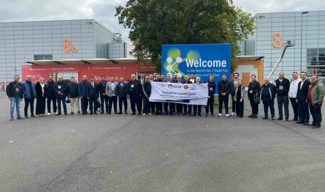 GSO heyeti, K 2025 fuarında uluslararası iş birliklerini güçlendirdi Gaziantep Kimya Plastik İhracat Takımı, Düsseldorf'ta düzenlenen K 2025 Plastik
