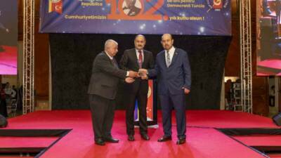 Şanlıurfa Büyükşehir Belediye Başkanı Mehmet Kasım Gülpınar, Romanya'da düzenlenen 17.