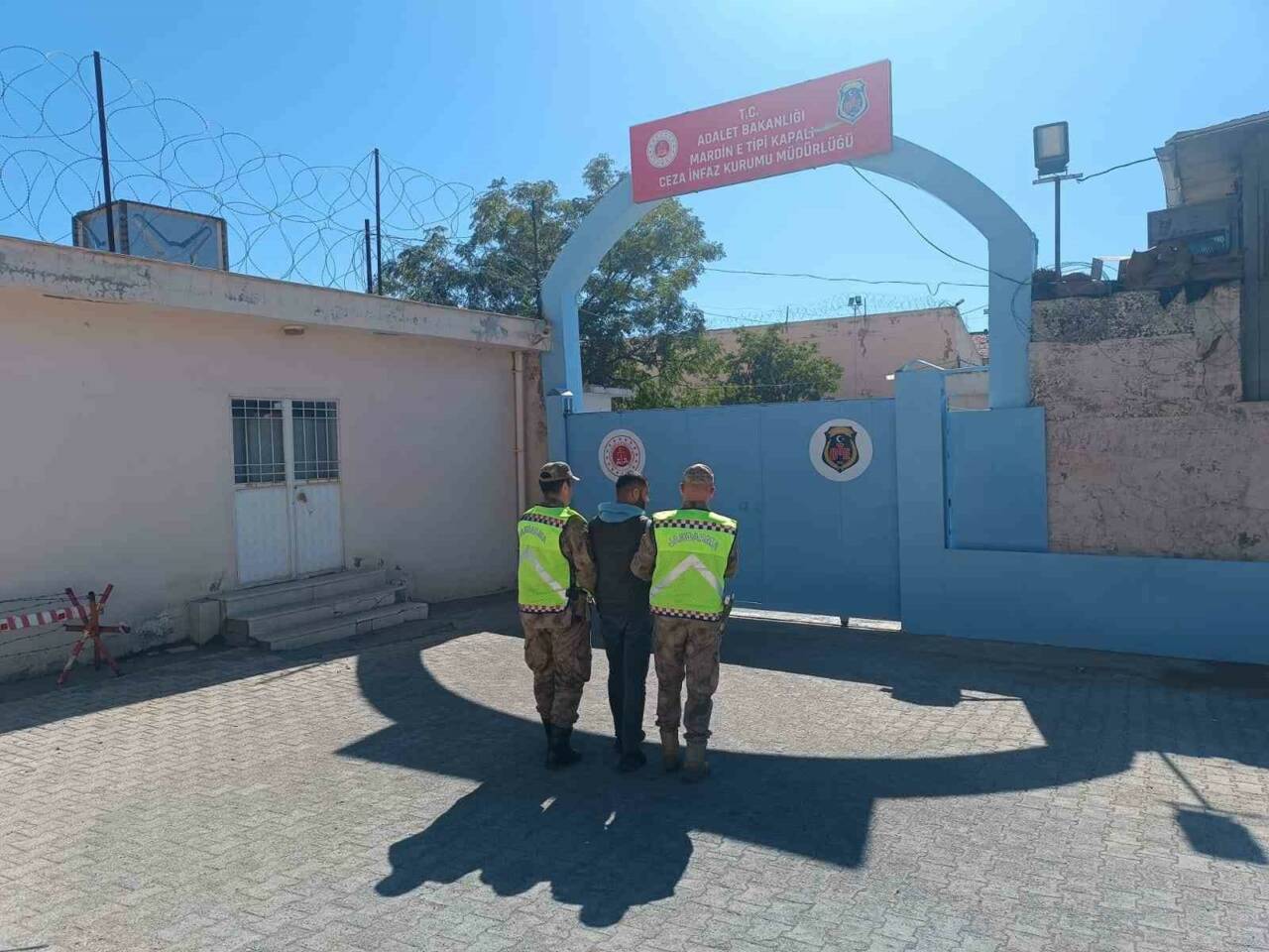 Mardin'de kaçan ve hakkında kesinleşmiş hapis cezası bulunan 2 firari