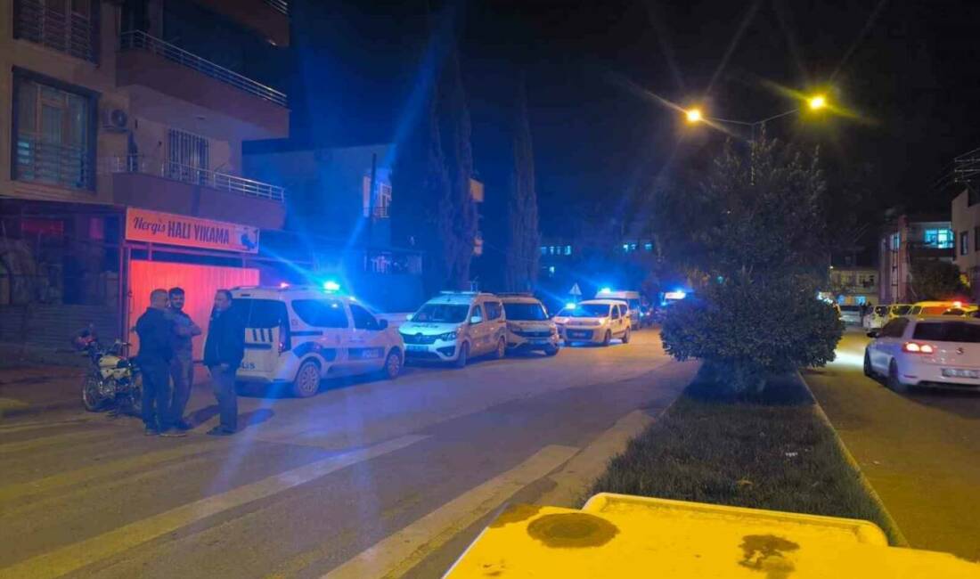 İki grup arasında silahlı kavga: 1’i polis, 4 yaralı Adıyaman’da iki grup arasında çıkan kavgada 4 kişi ve bir