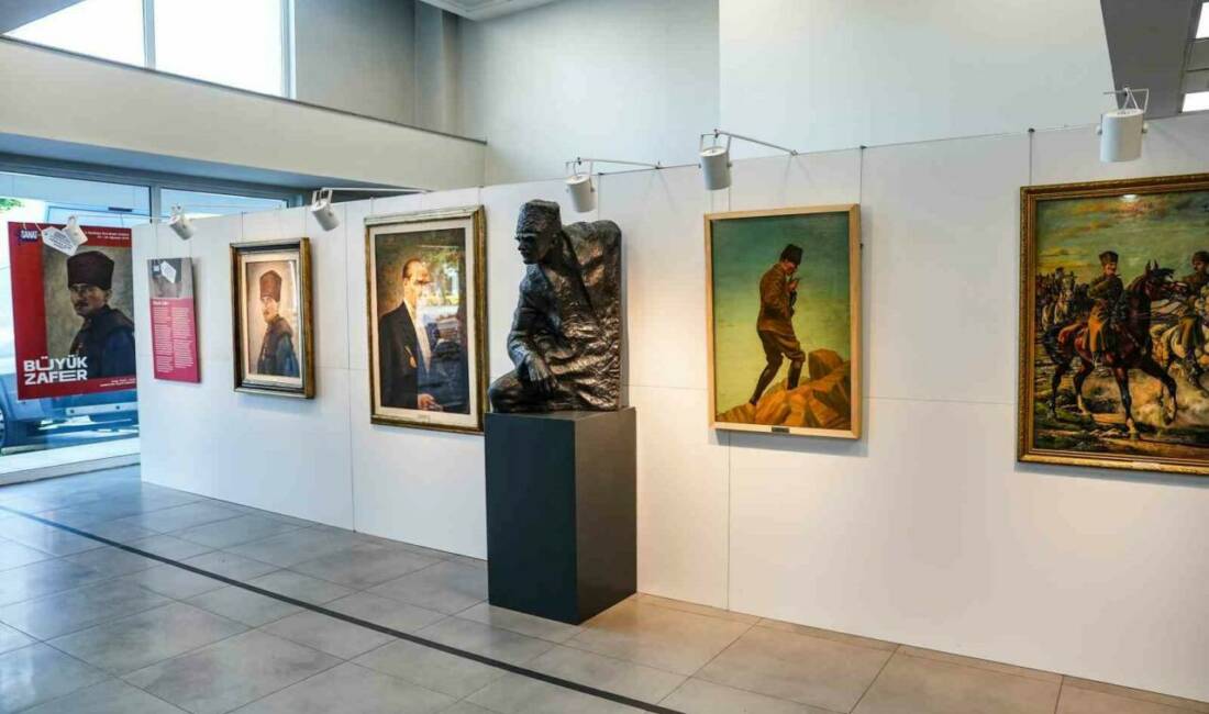Türkiye İş Bankası Sanat Eserleri Koleksiyonu'ndan seçilen 'Çarşı-Pazar' temalı eserler,