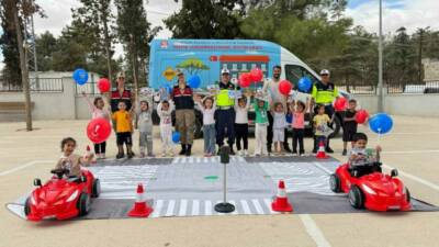 Gaziantep’te jandarma ekipleri, Nizip Akçakent İlkokulu ve Karkamış Kıvırcık İlkokulu’nda