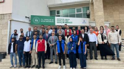 Adıyaman'ın Kahta ilçesinde gerçekleştirilen "Gençlik Liderleri Değerlendirme ve Planlama Toplantısı"nda,