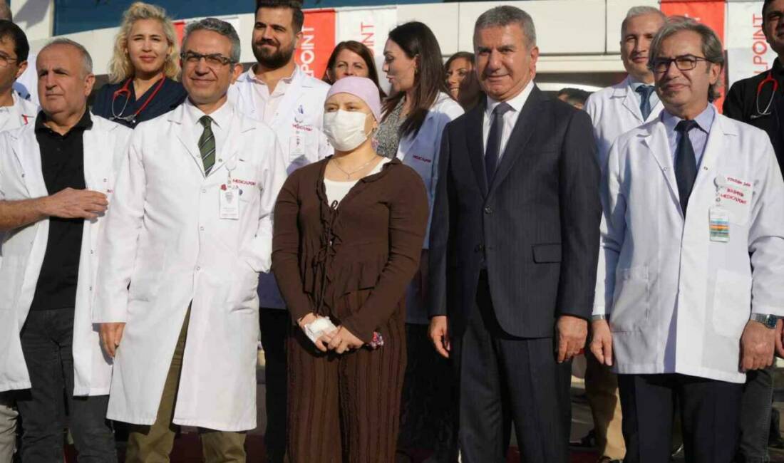 Gaziantep'te kanseri yenen 24 yaşındaki Didem Yunusoğlu için hastanede moral