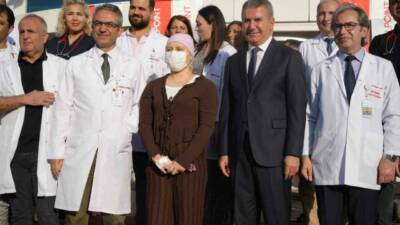 Gaziantep'te kanseri yenen 24 yaşındaki Didem Yunusoğlu için hastanede moral