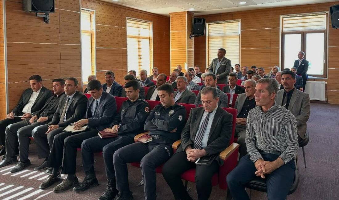 Adıyaman’ın Sincik ilçesinde Kaymakam Fatih Yıldız başkanlığında mahalle muhtarları, İl